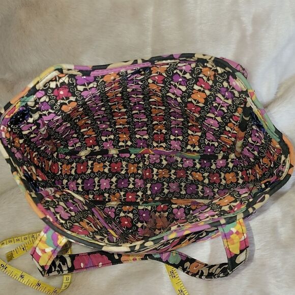** HOST PICK** VERA BRADLEY SUZANI HOLIDAY BLACK FLORAL TOTE BAG (RETIRED) - Picture 10 of 12